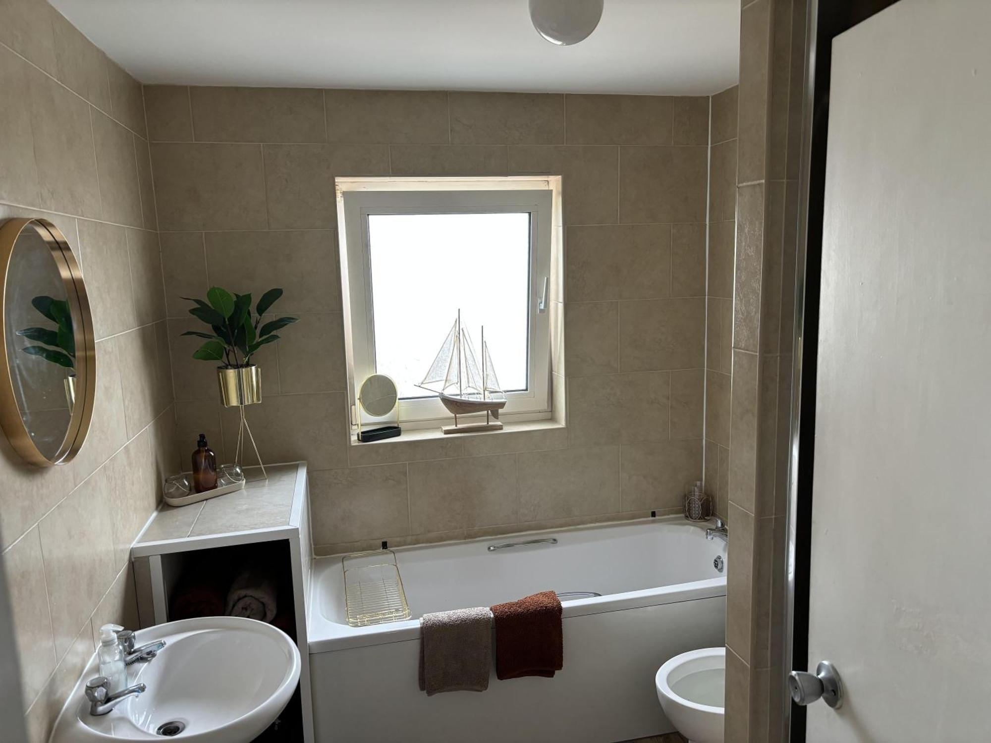 Апартаменты 2 Bed-Sleeps 4-Sea View-Pet Friendly-Parking Лланелли Экстерьер фото